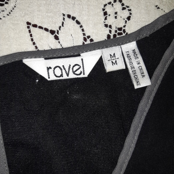 Ravel Black Gray Trim Blouse Size Medium - Picture 6 of 8